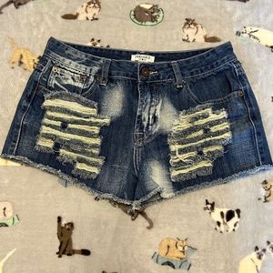 Forever 21 Ripped Jean Shorts Women's S Blue Denim 29”Waist 2”Inseam Mid Rise